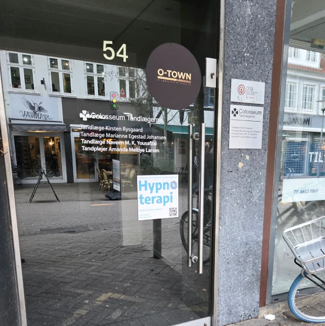 Indgang til hypnoseklinik på Kongensgade 54 i Odense